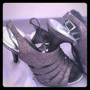 Size 7M glitter Style Co Sandals 👡